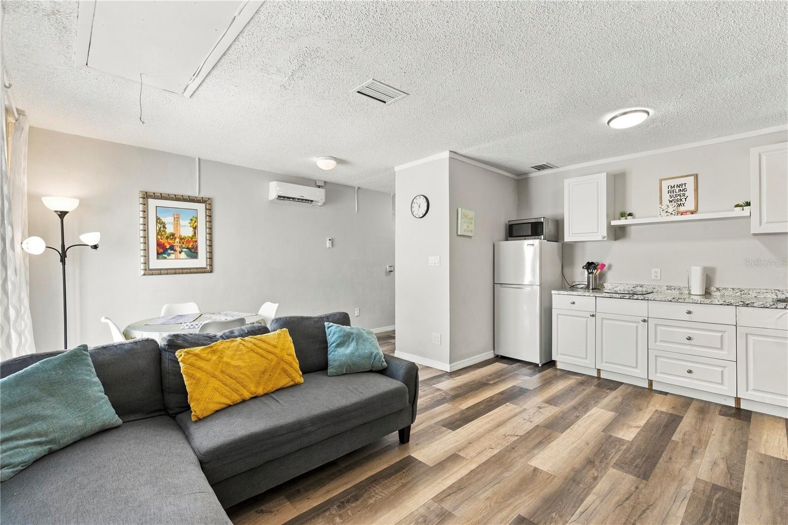 200 TWIN LAKE DR — photo 42