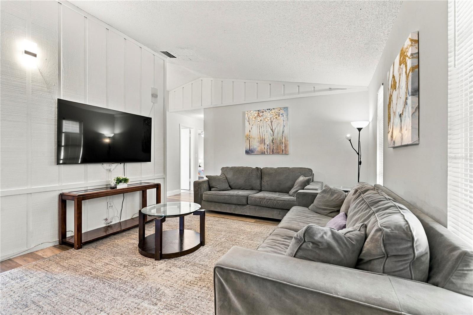 200 TWIN LAKE DR — photo 36