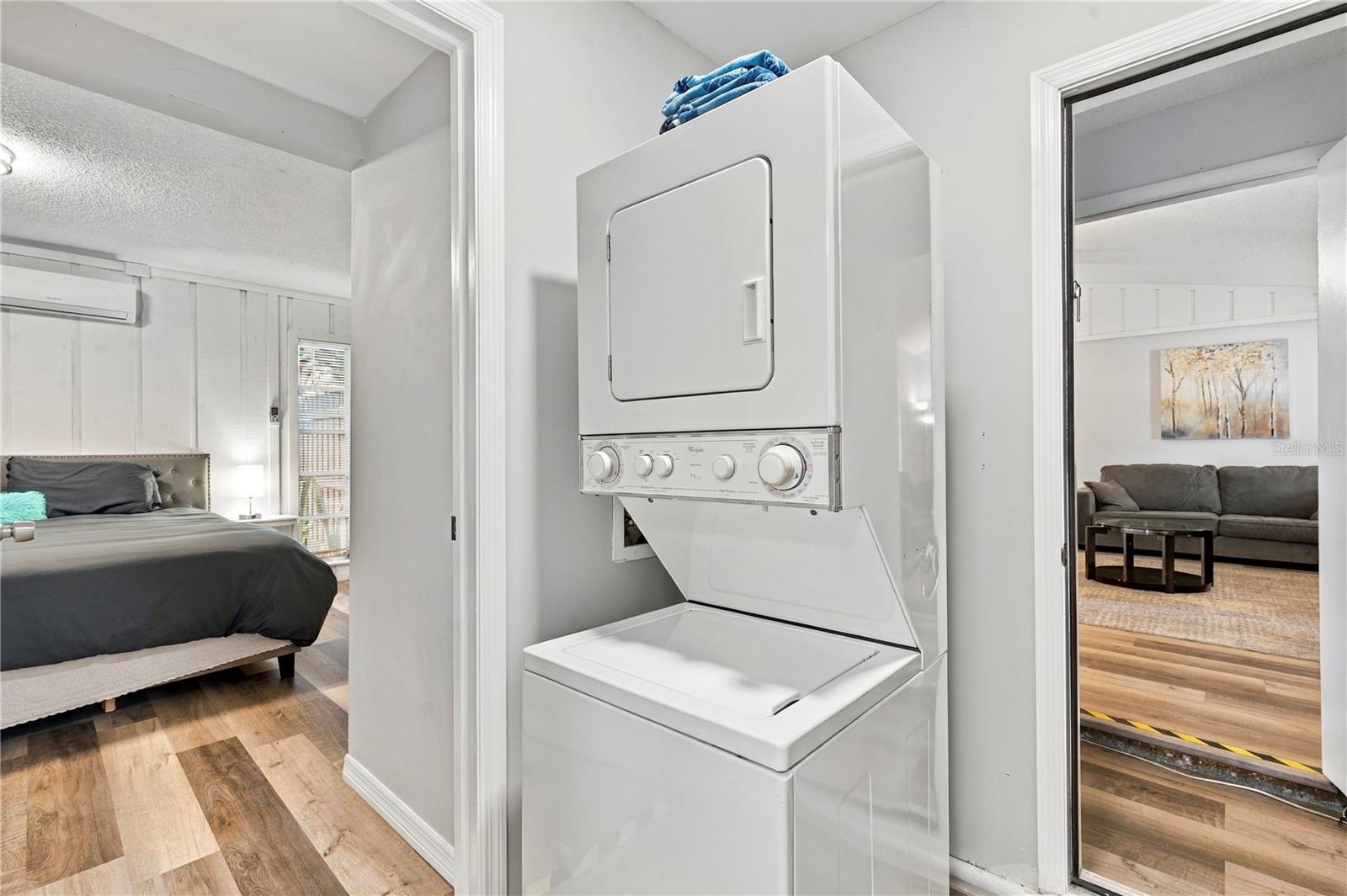200 TWIN LAKE DR — photo 12