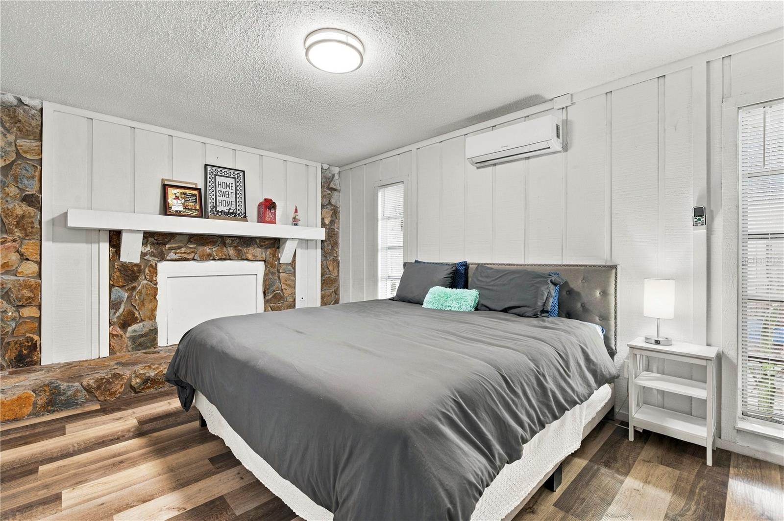 200 TWIN LAKE DR — photo 11