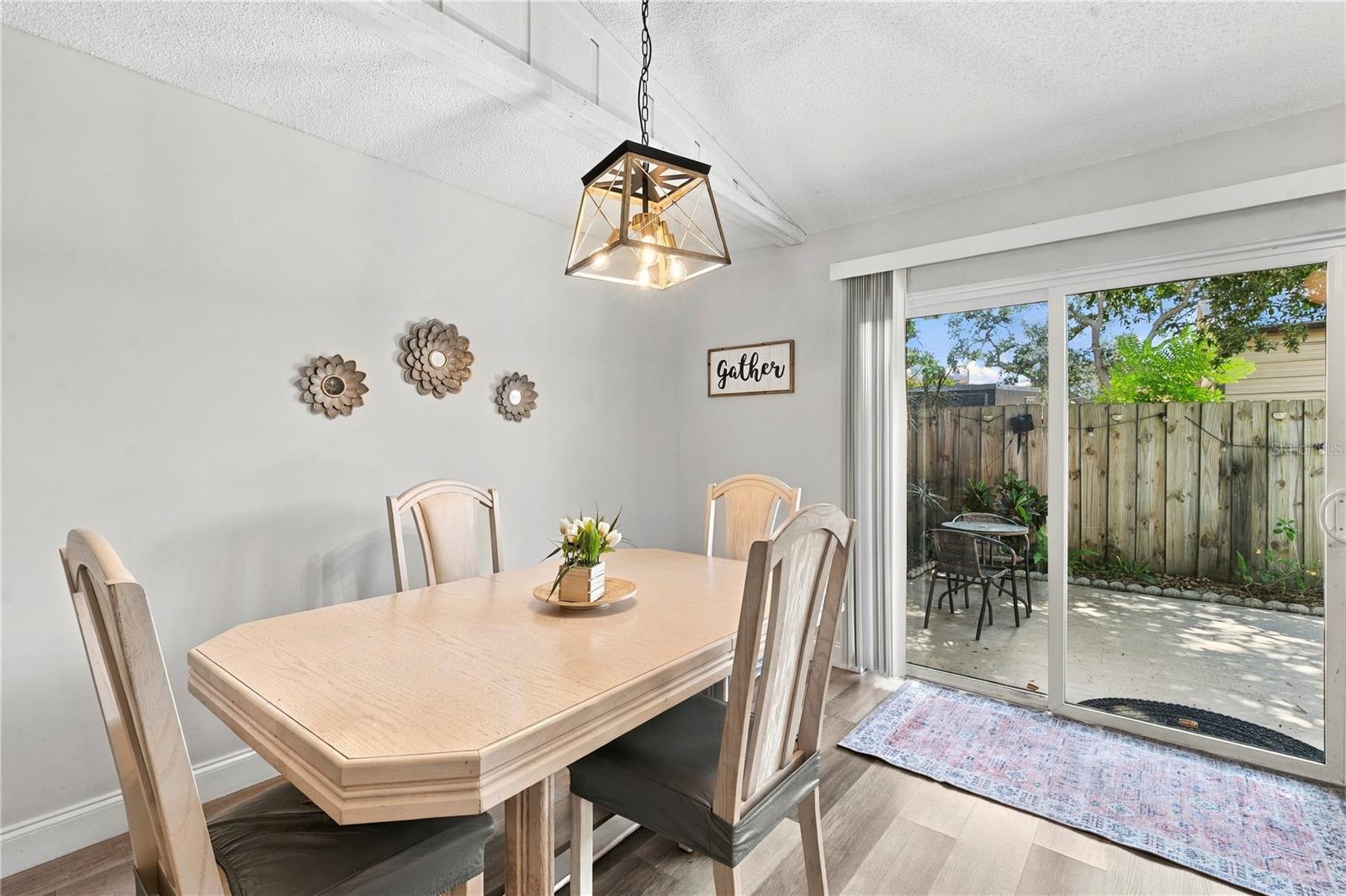 200 TWIN LAKE DR — photo 31