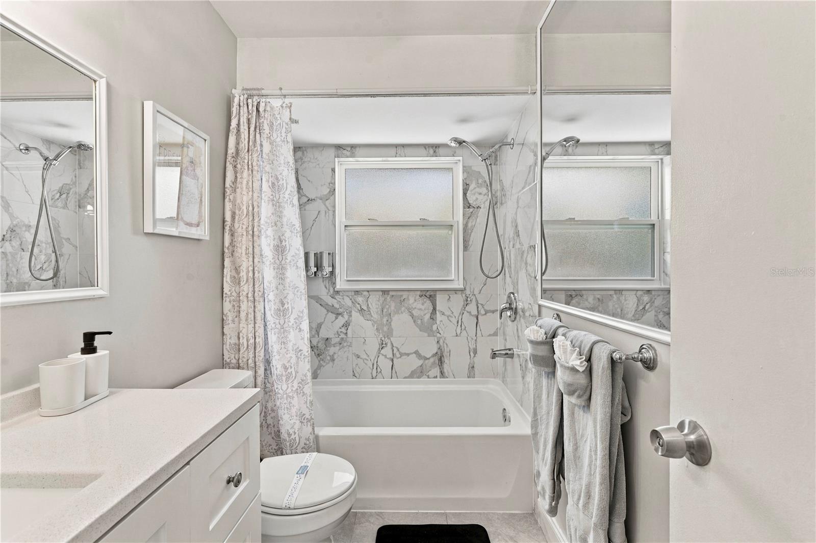 200 TWIN LAKE DR — photo 21