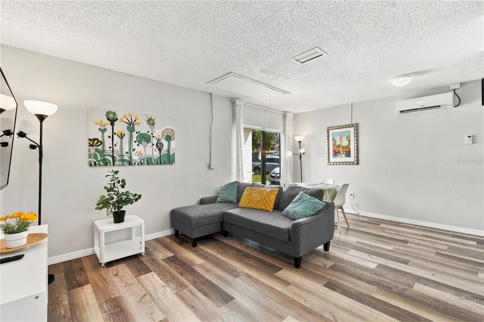 200 TWIN LAKE DR — photo 41