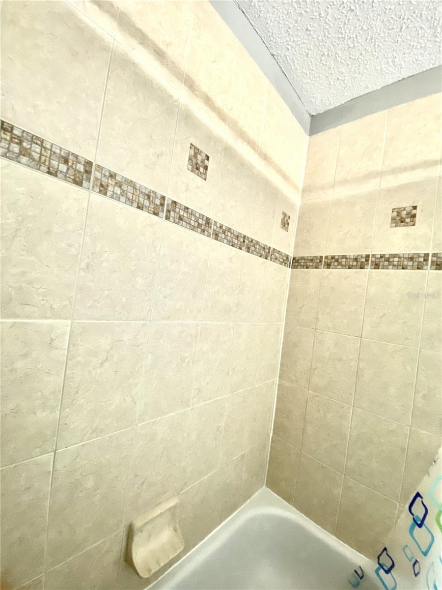 12005 MISTY BROOK CT — photo 32
