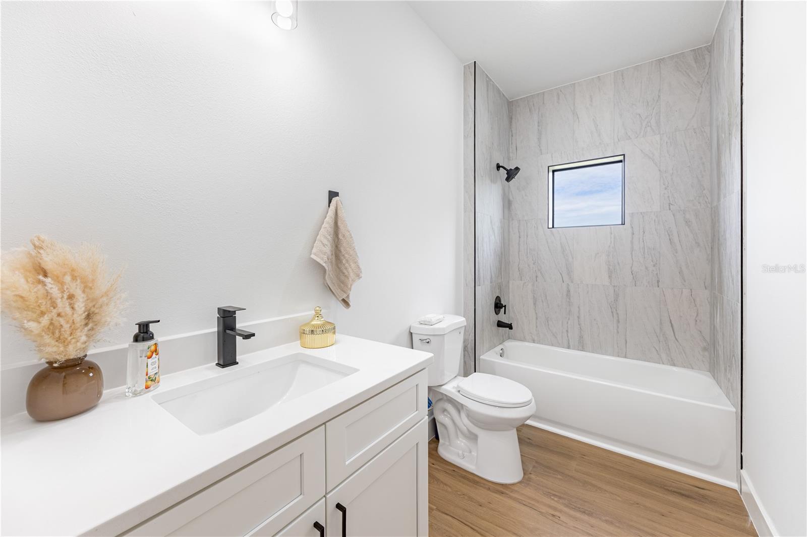 6262 SKYVIEW DR — photo 26