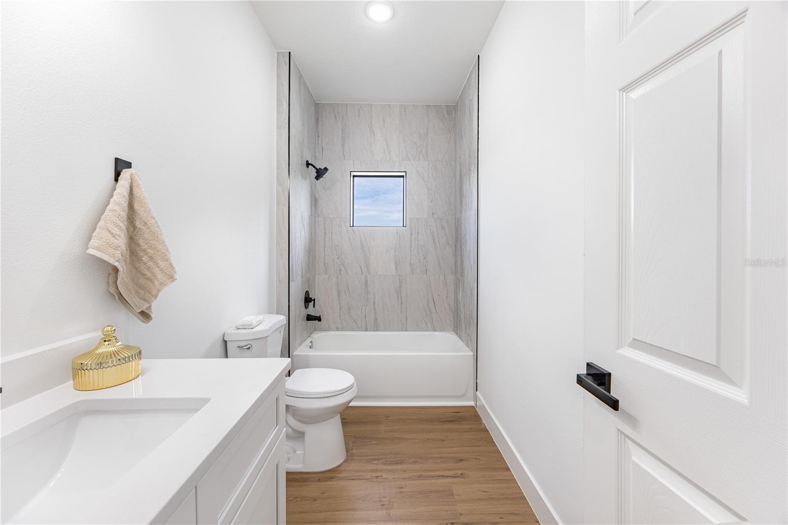 6262 SKYVIEW DR — photo 27
