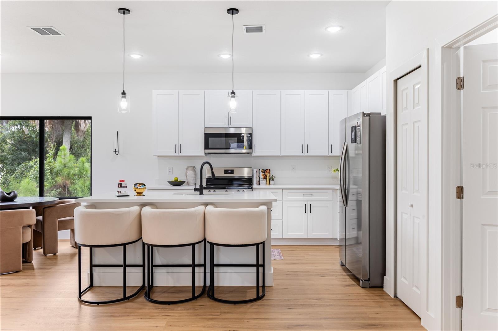 6262 SKYVIEW DR — photo 8