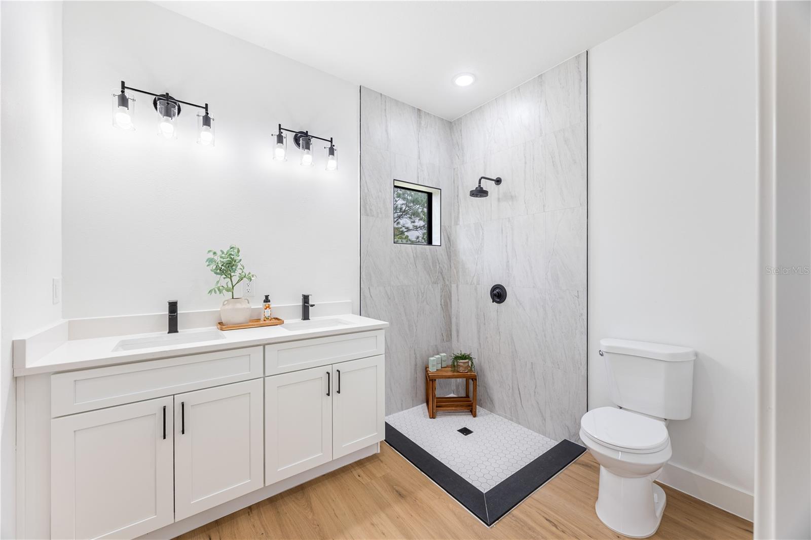 6262 SKYVIEW DR — photo 23