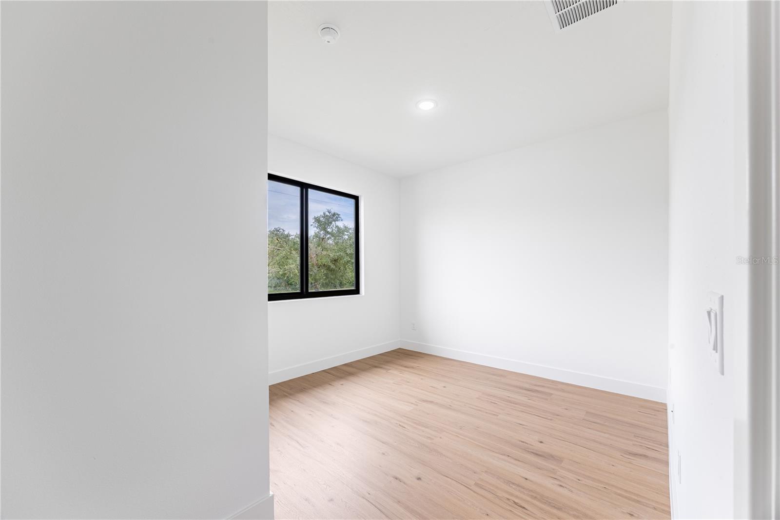 6262 SKYVIEW DR — photo 28