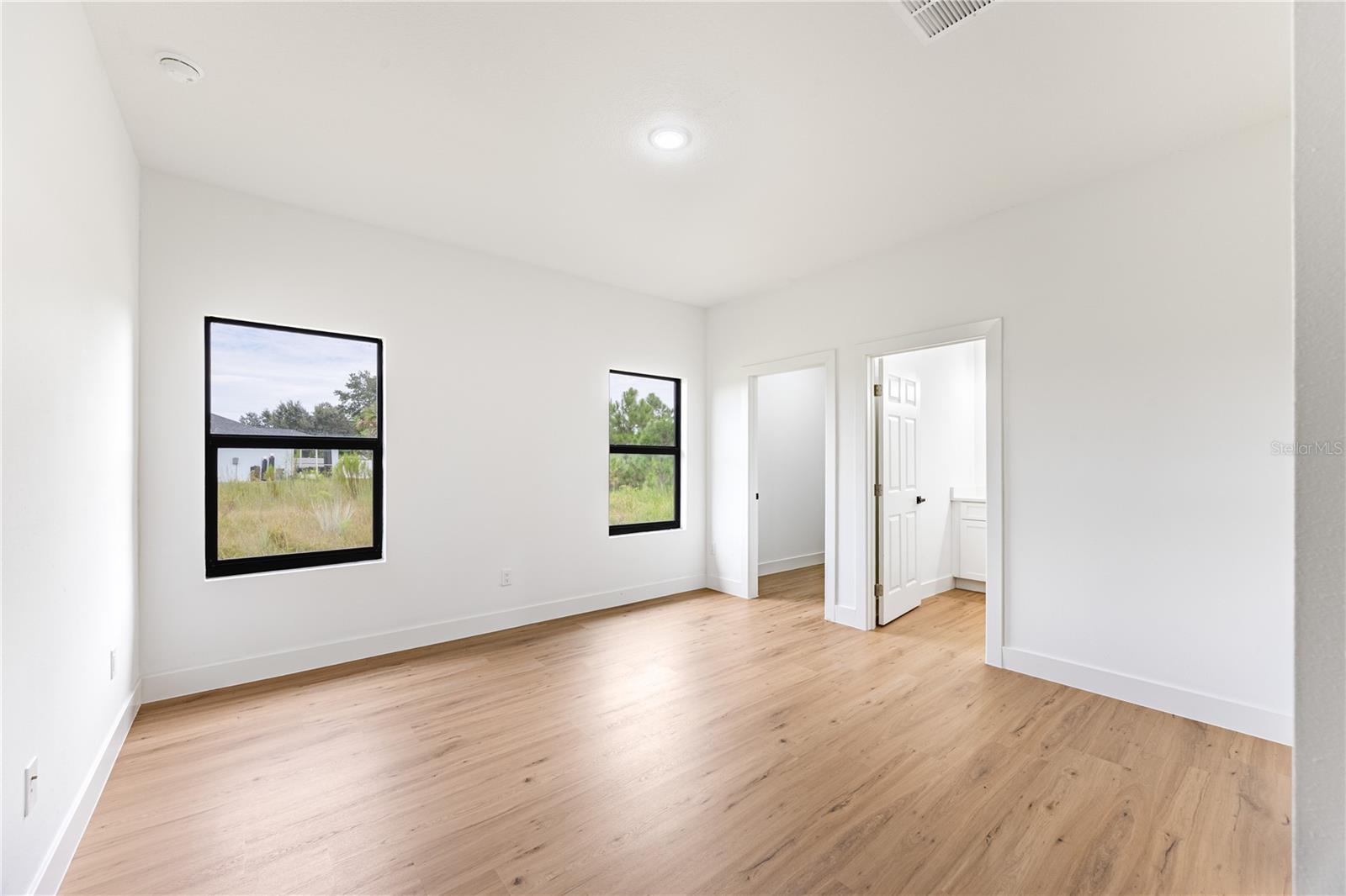 6262 SKYVIEW DR — photo 20