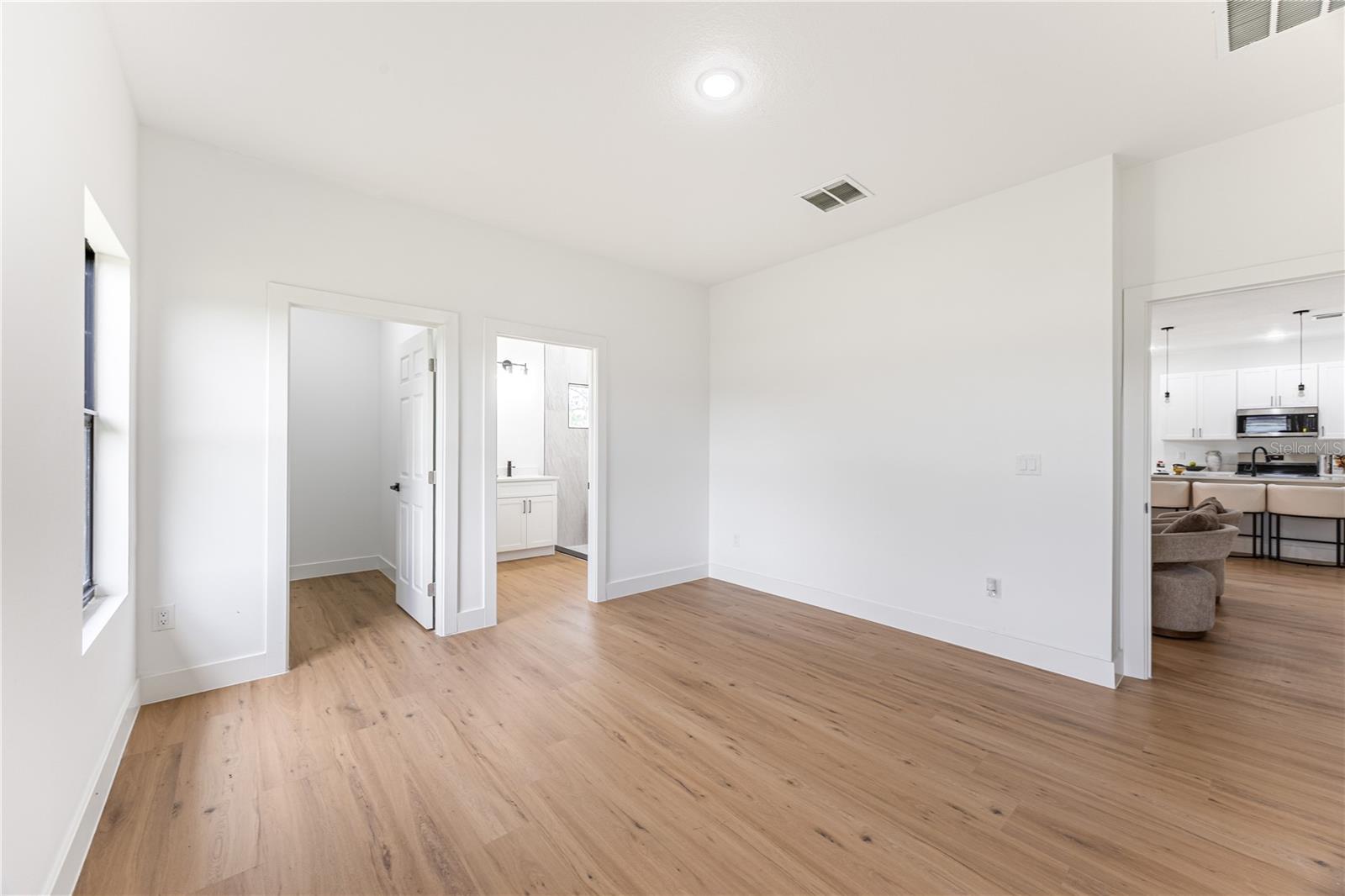 6262 SKYVIEW DR — photo 21