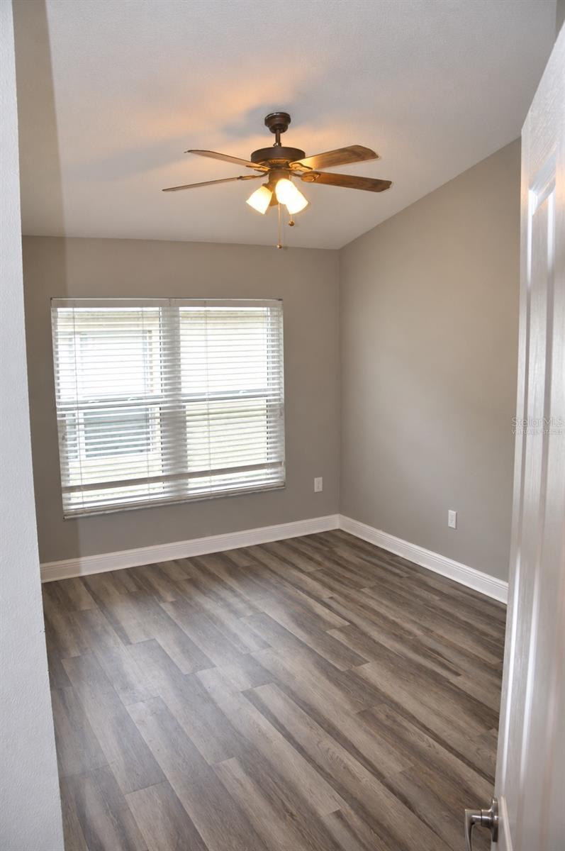 421 THICKET CREST RD — photo 20