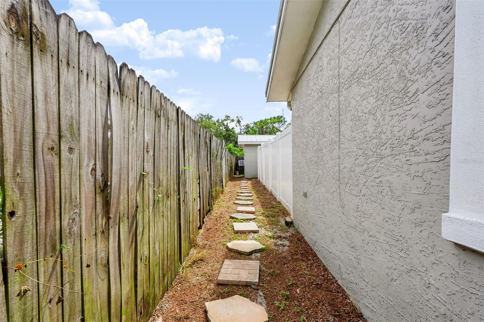 7606 ALVINA ST — photo 26