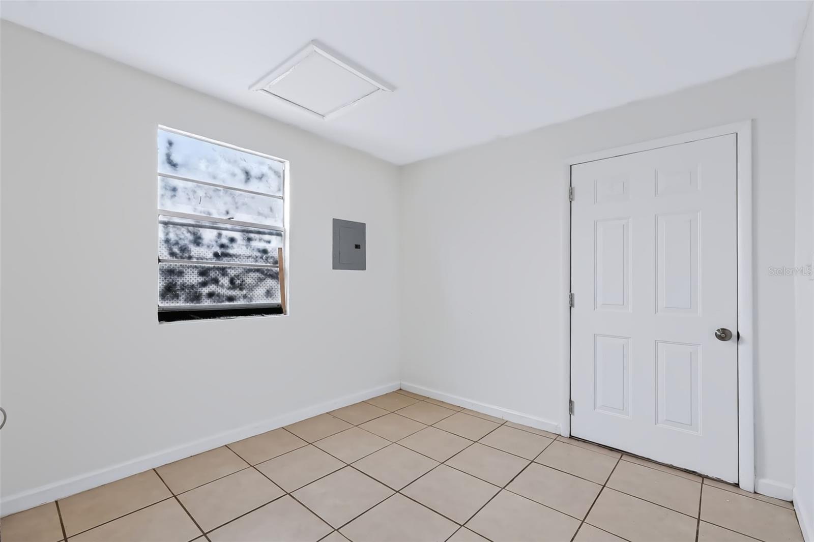 7606 ALVINA ST — photo 31