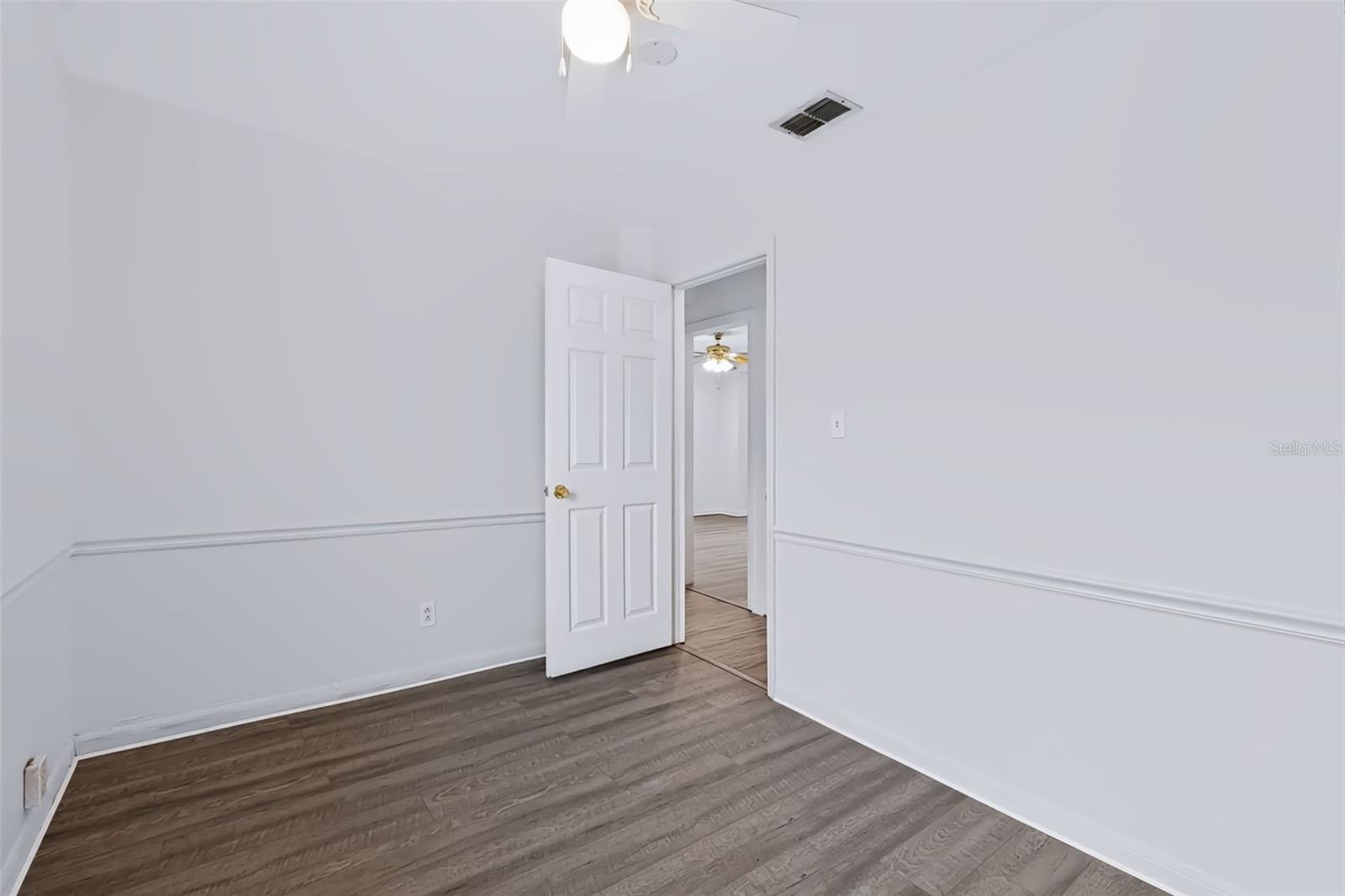7606 ALVINA ST — photo 18
