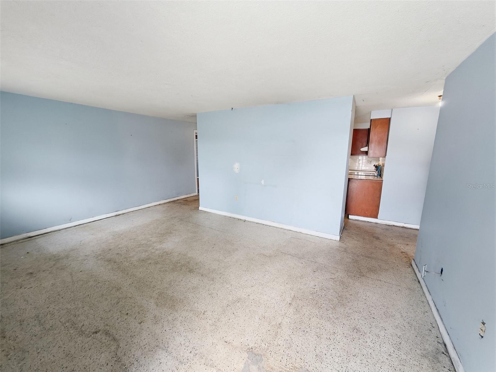 6818 CAROB DR — photo 5