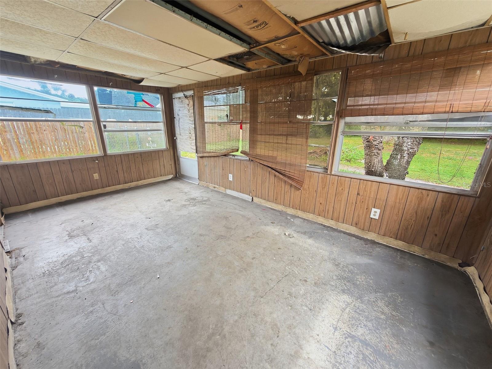 6818 CAROB DR — photo 16