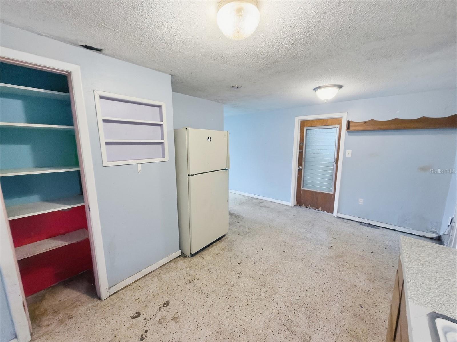 6818 CAROB DR — photo 9