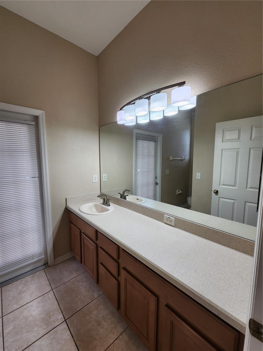 19205 MEADOW PINE DR — photo 11