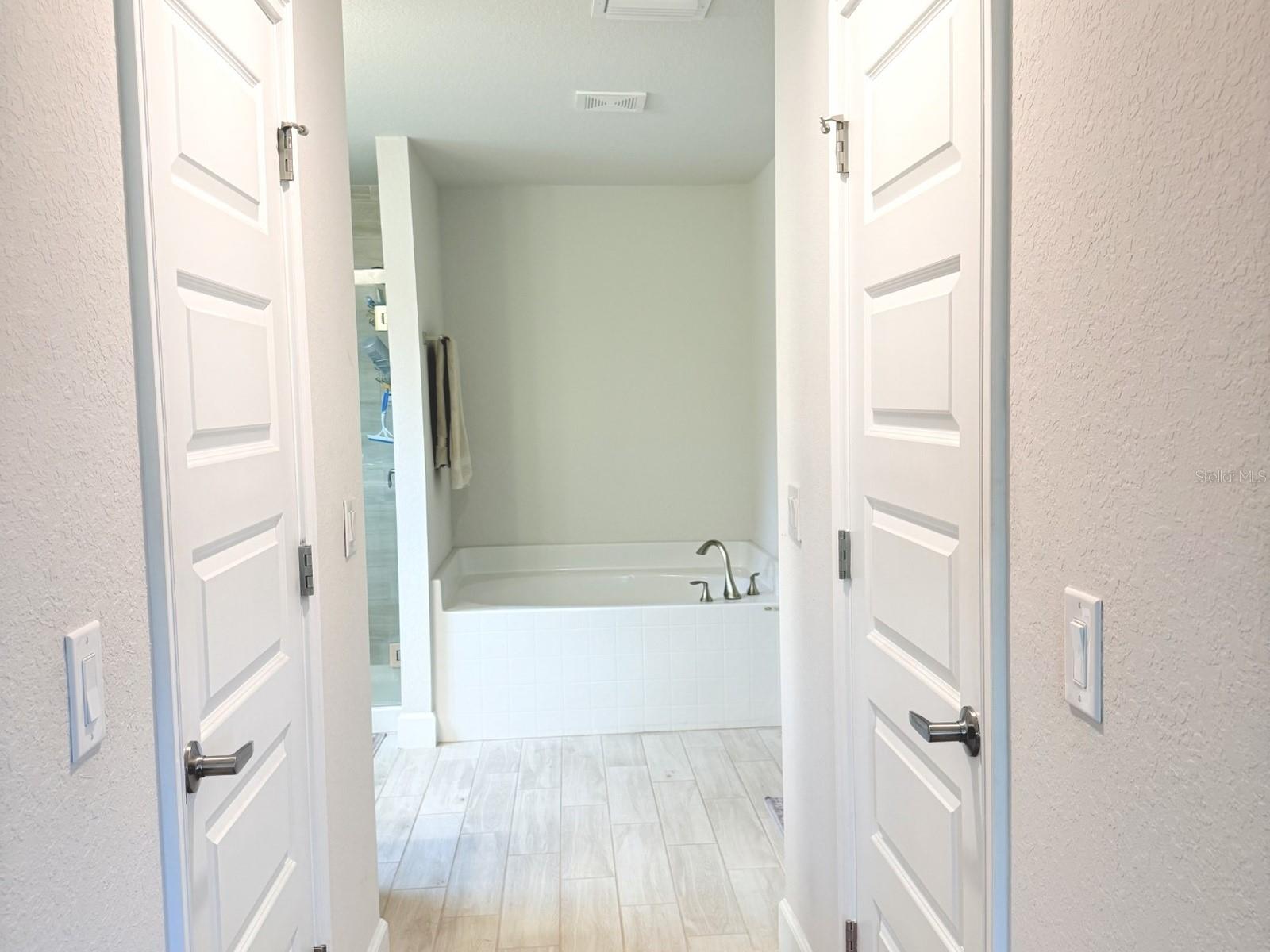 3405 VIVIAN RD — photo 39