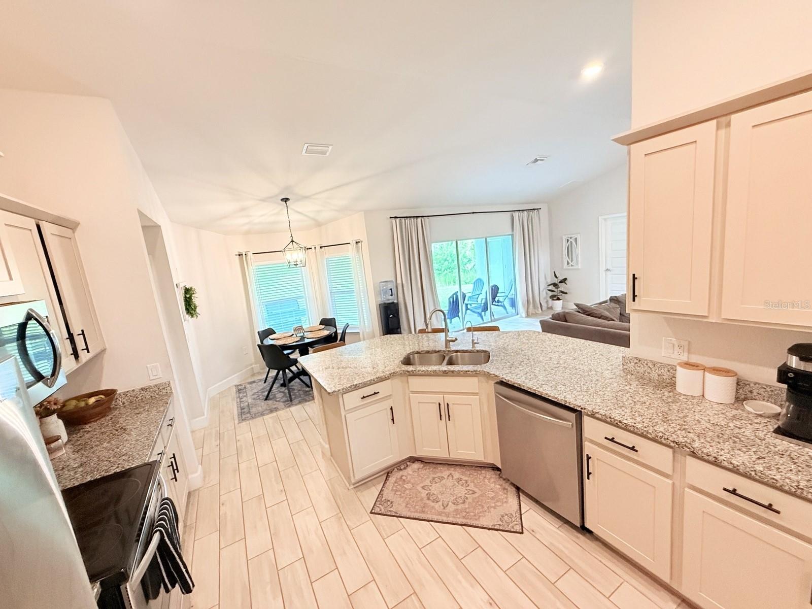 3405 VIVIAN RD — photo 17