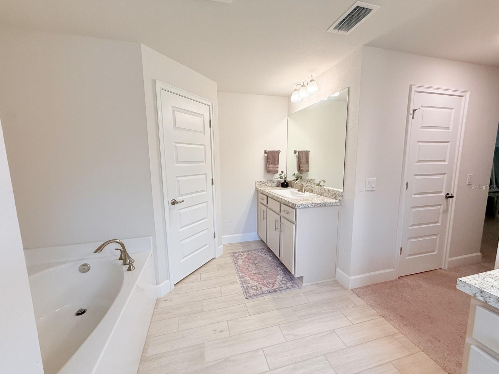 3405 VIVIAN RD — photo 43