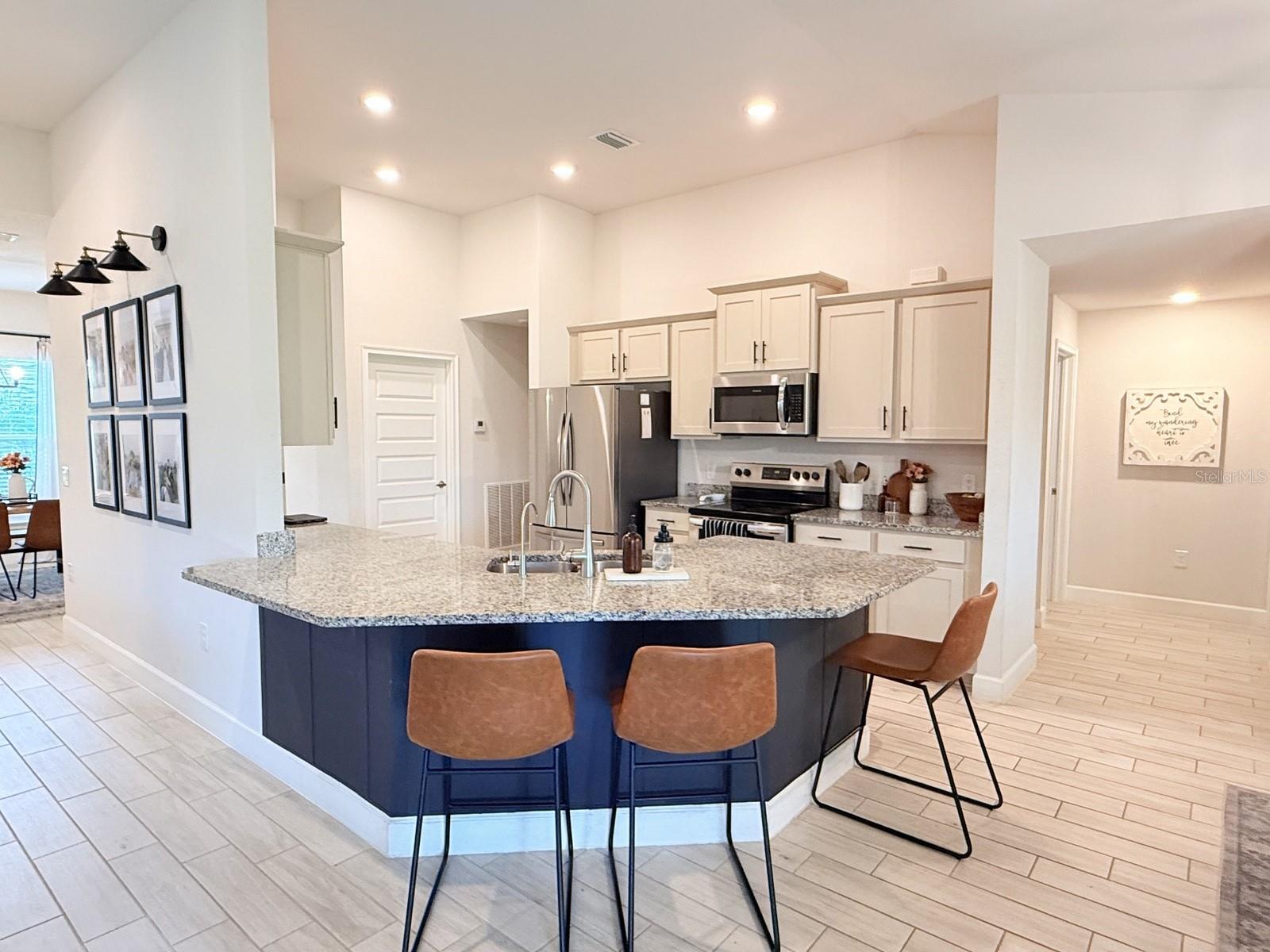 3405 VIVIAN RD — photo 12