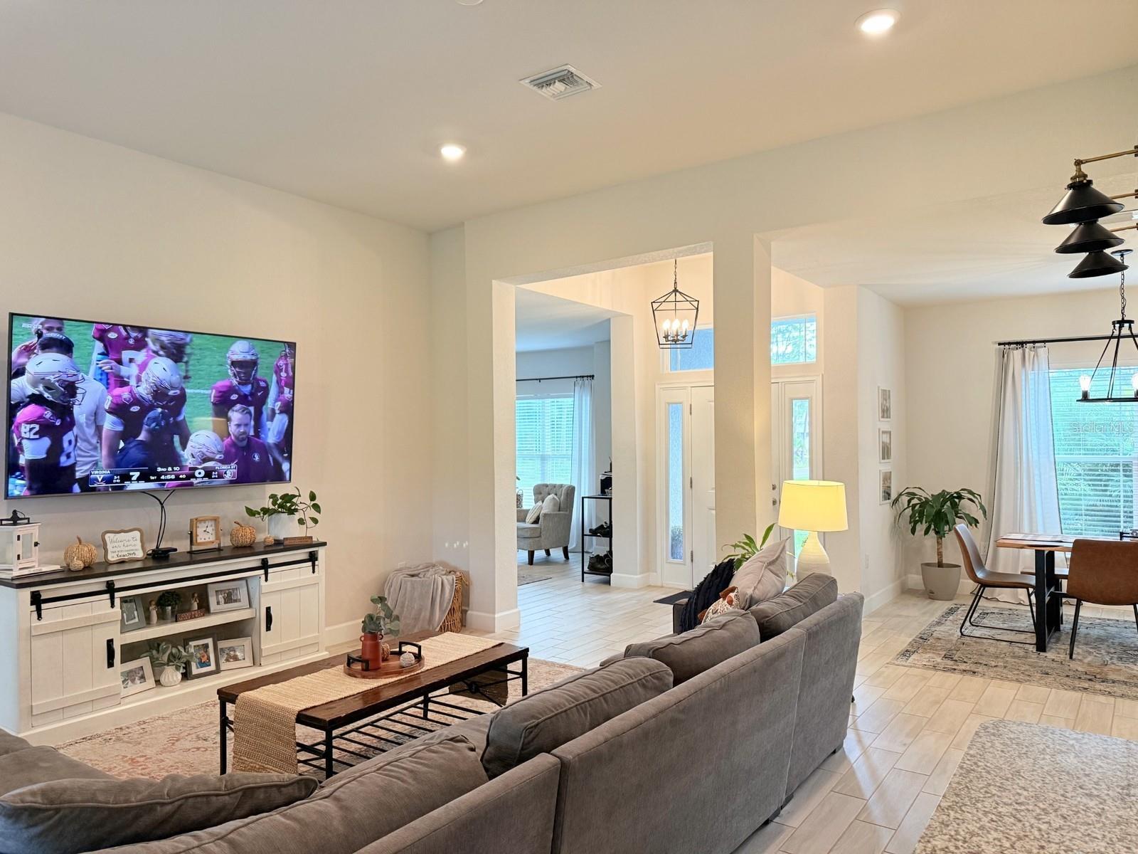 3405 VIVIAN RD — photo 8