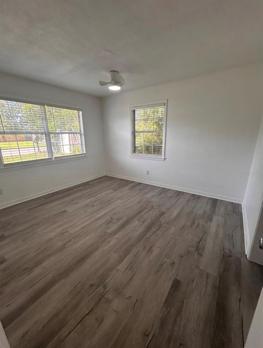 2825 LOUISE ST — photo 9