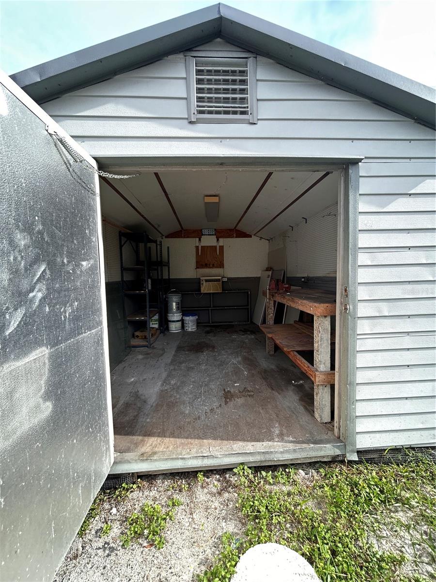 2825 LOUISE ST — photo 13