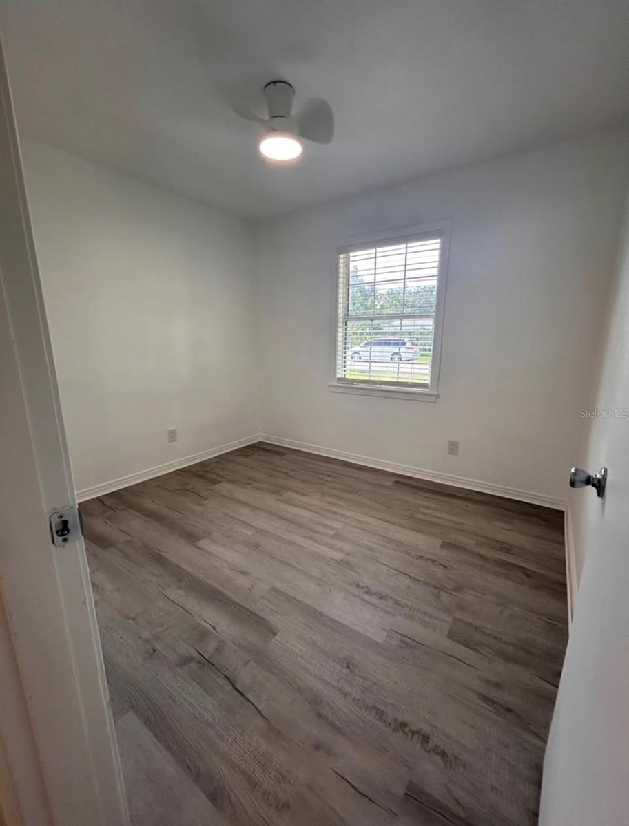 2825 LOUISE ST — photo 8