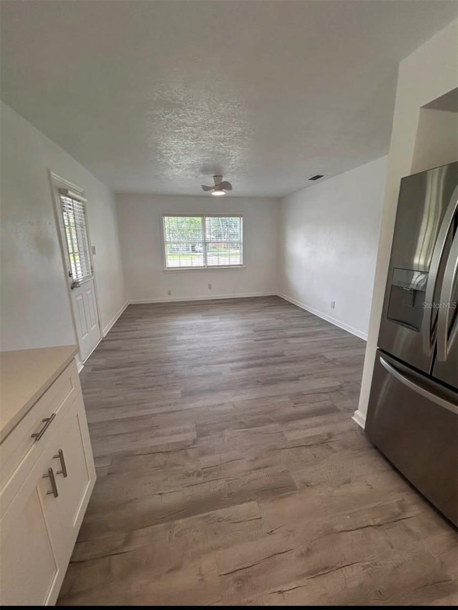 2825 LOUISE ST — photo 3