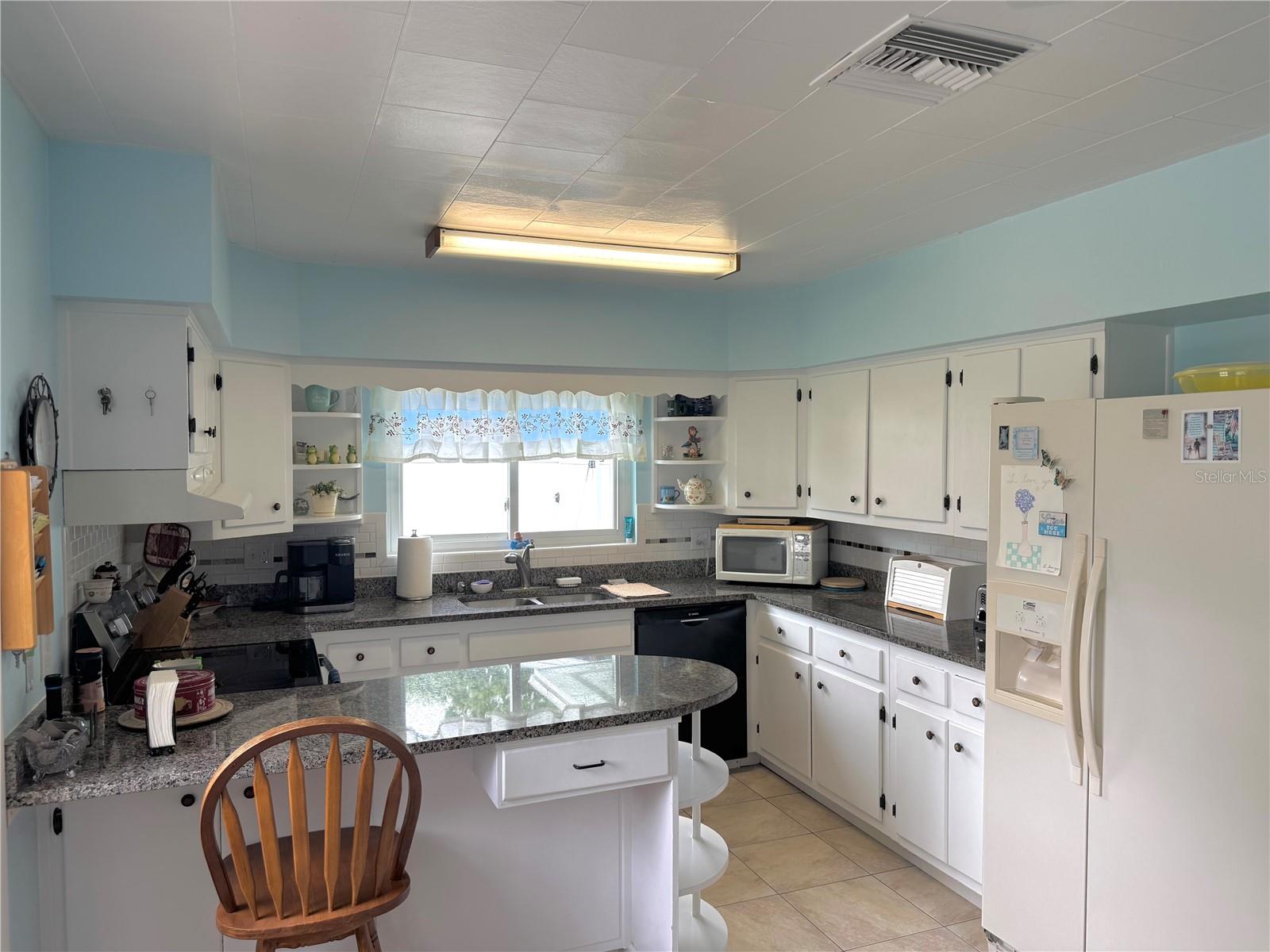 1527 LAKEVIEW RD — photo 4