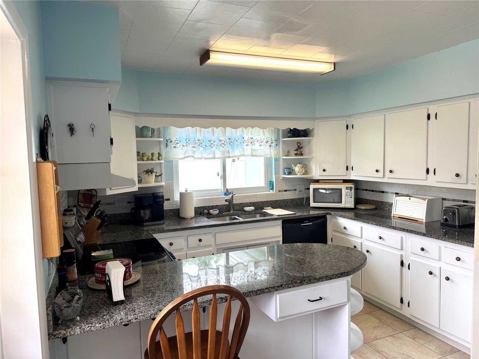 1527 LAKEVIEW RD — photo 3