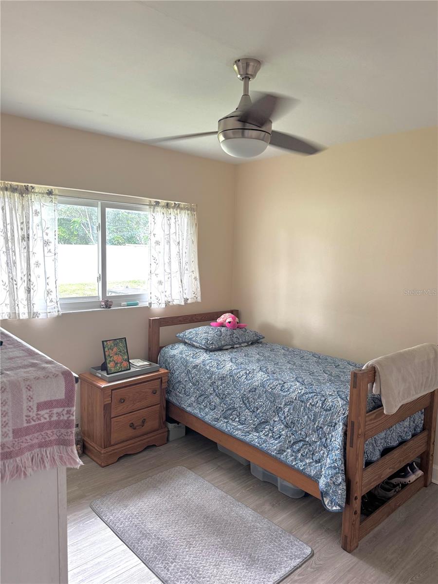 1527 LAKEVIEW RD — photo 16