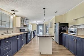 2400 LEMUR DR — photo 13