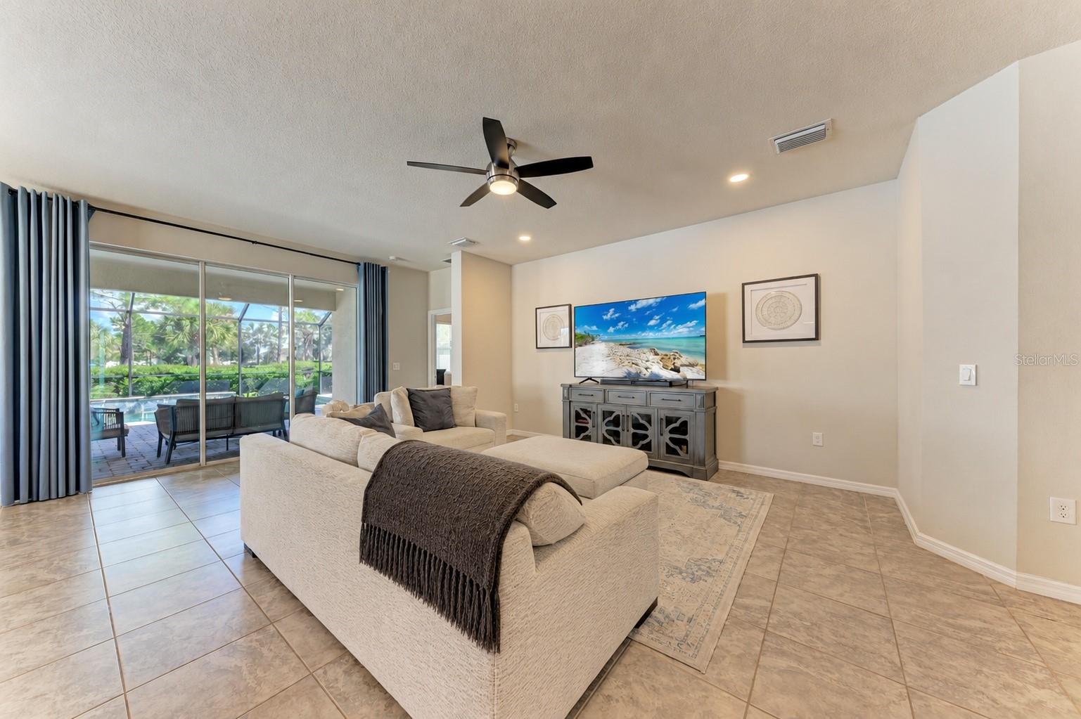 119 BRILLIANT BLOOM CT — photo 15