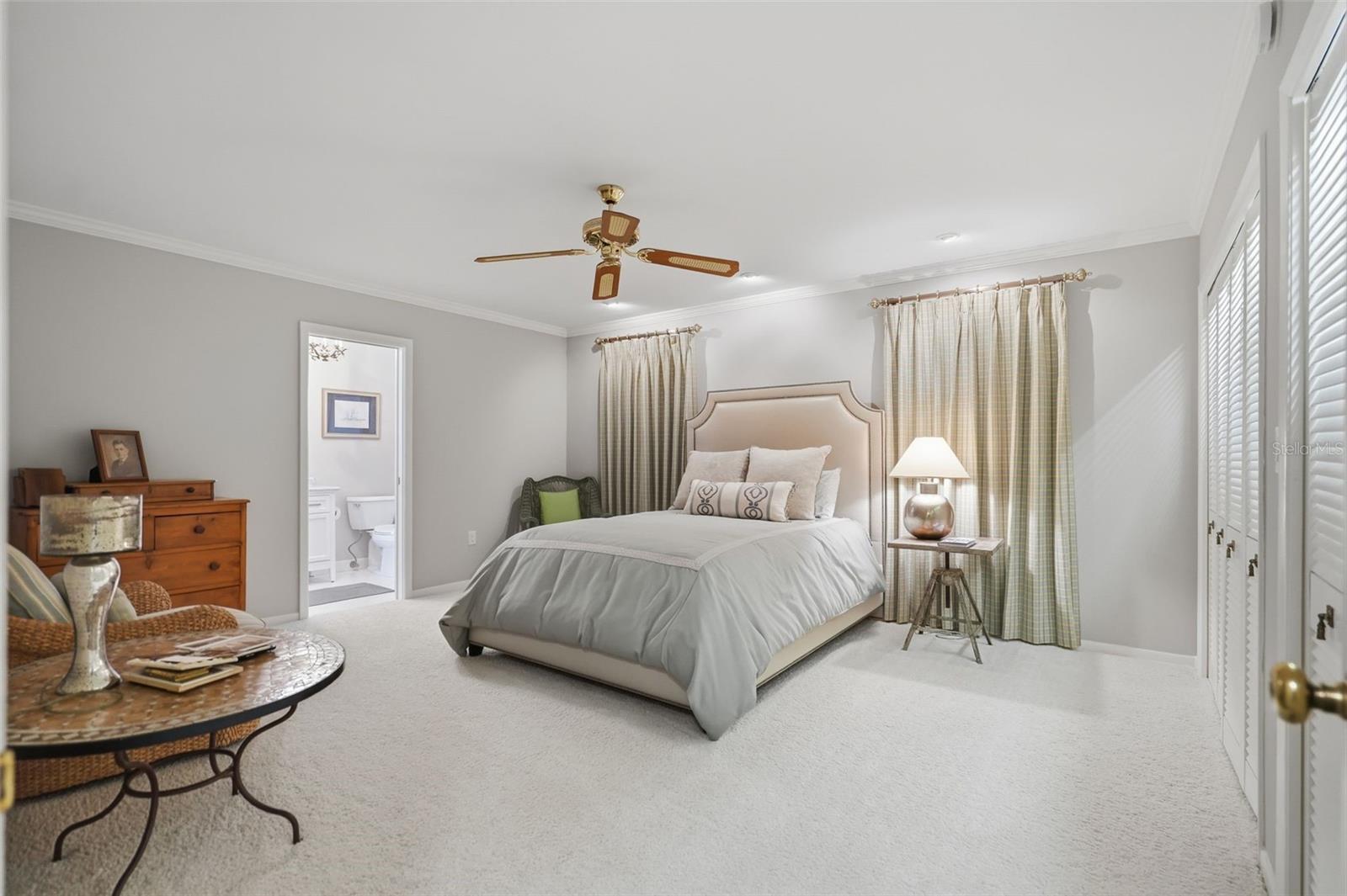 5108 BRITTANY DR S #1008 — photo 31