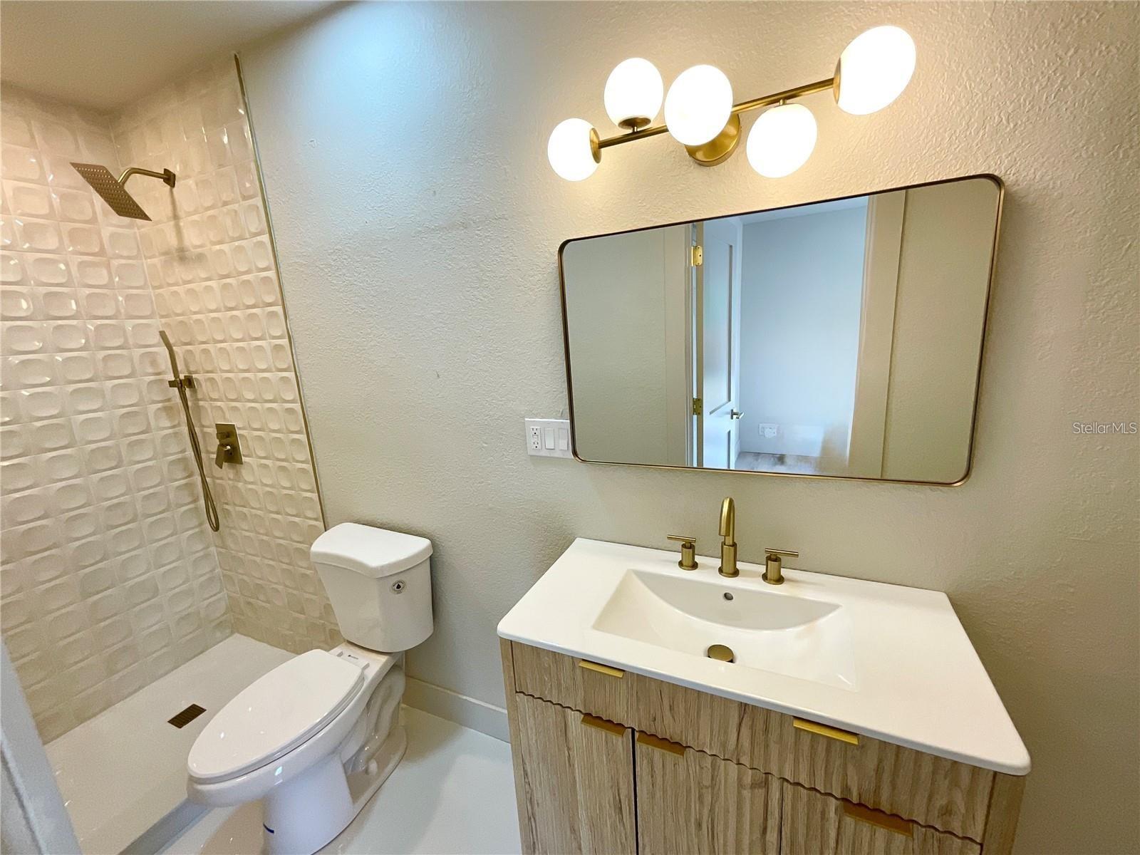 644 MANOR DR W — photo 13