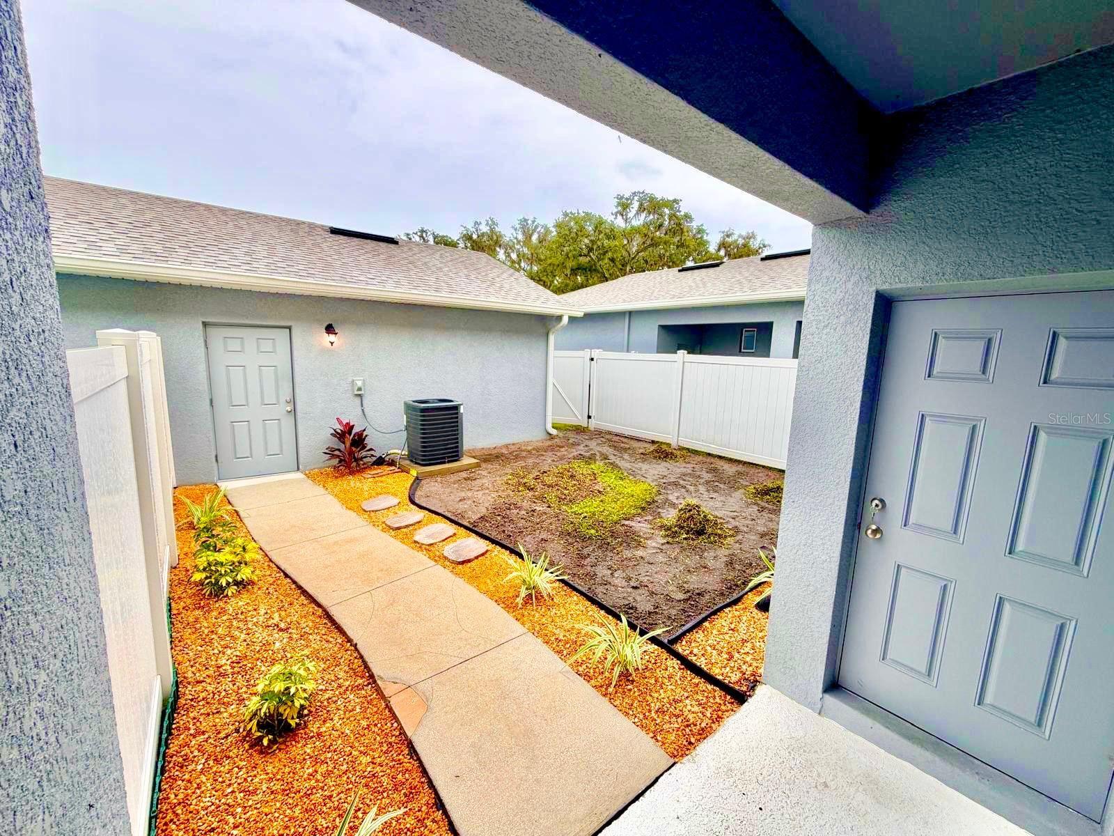 5062 AVALON PARK BLVD — photo 23