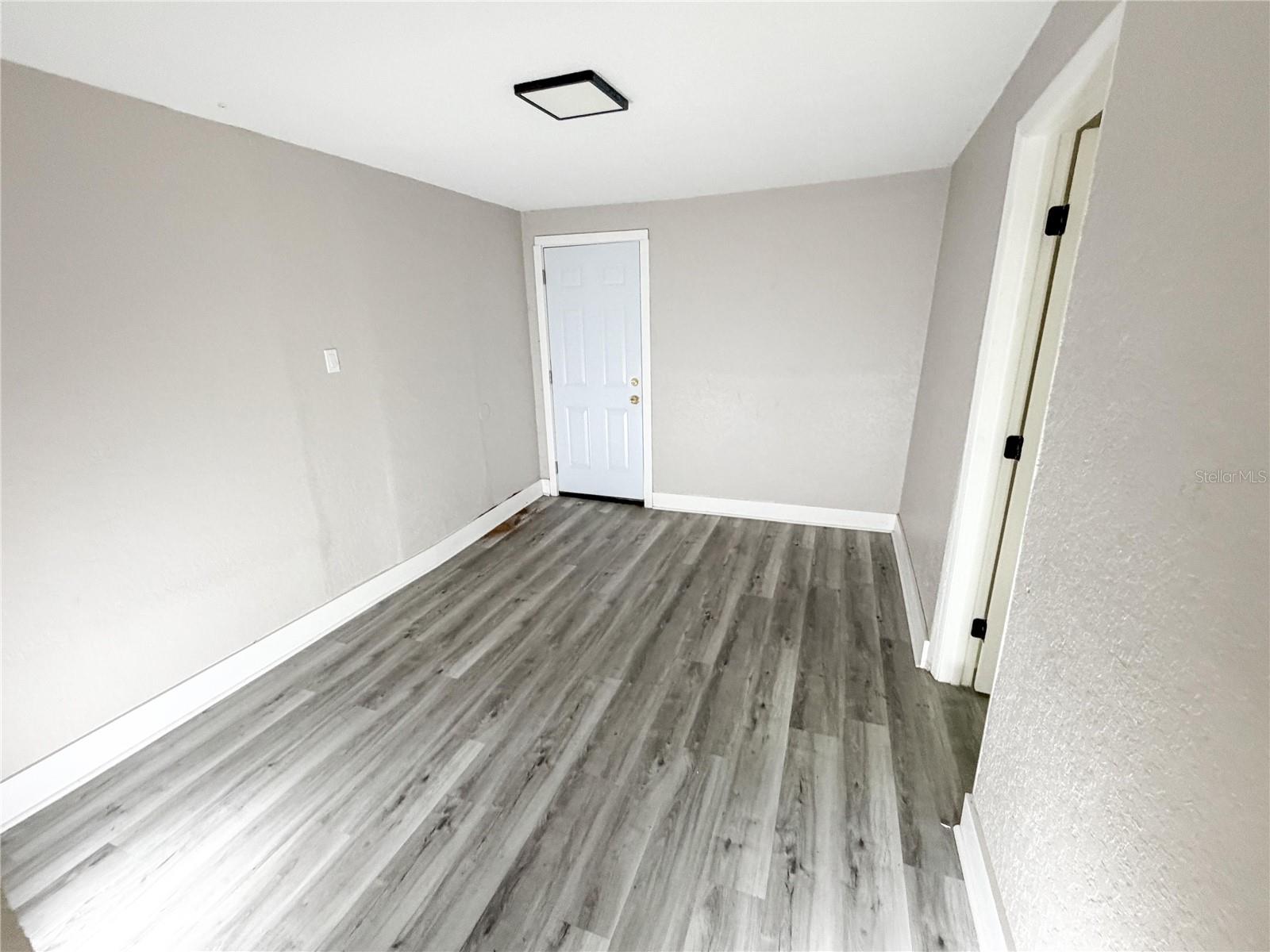 8308 N MULBERRY ST — photo 8