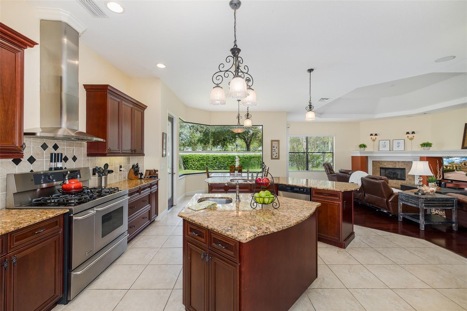 10640 PONTOFINO CIR — photo 24