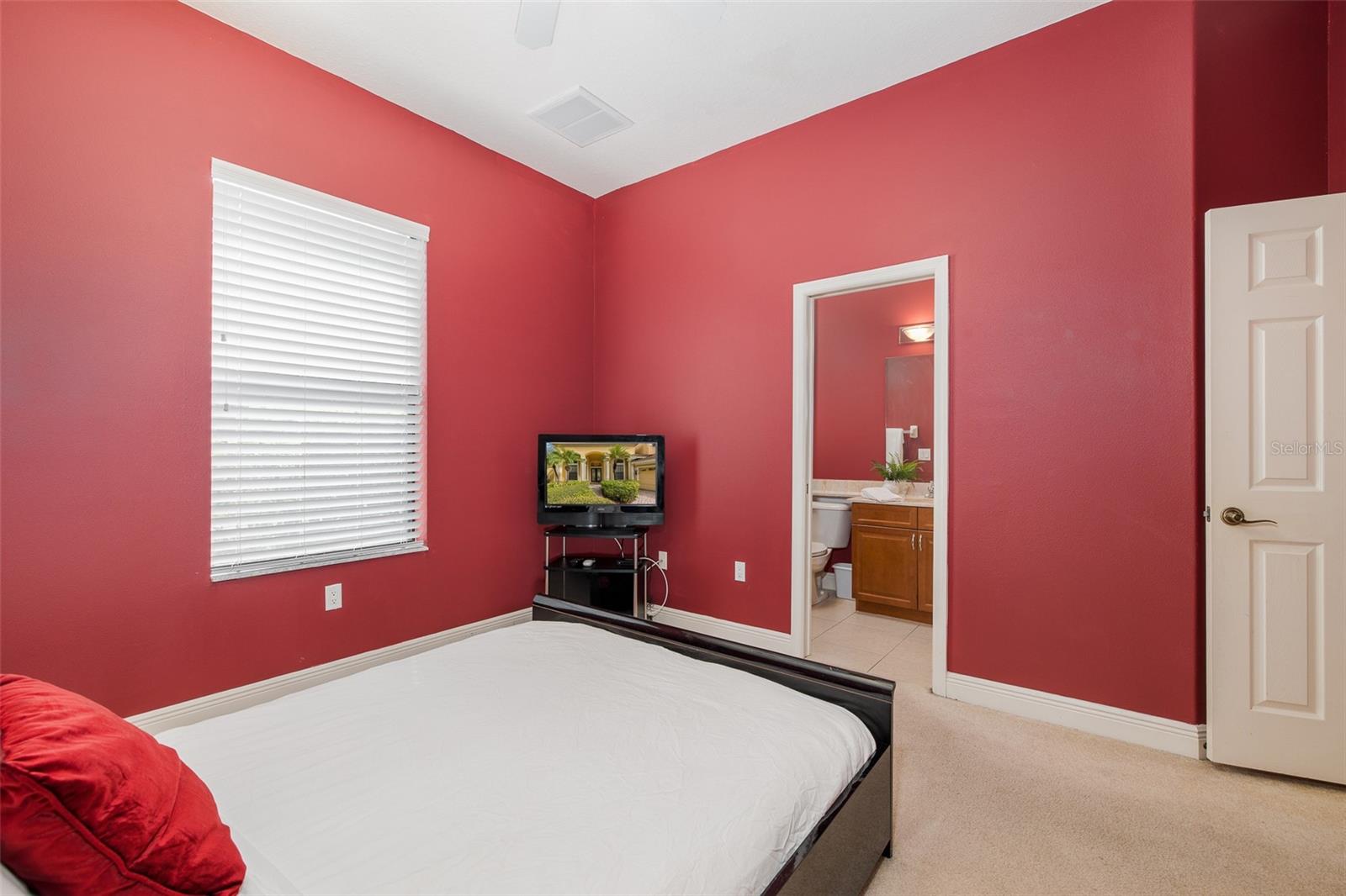 10640 PONTOFINO CIR — photo 35