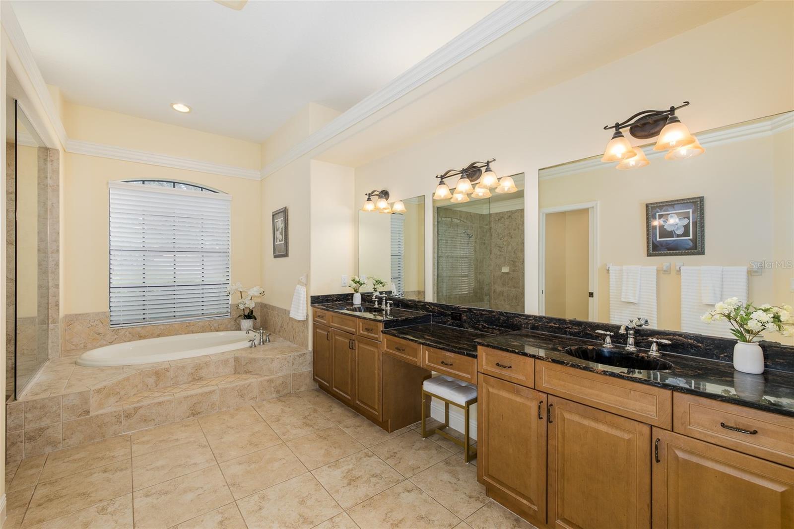 10640 PONTOFINO CIR — photo 20