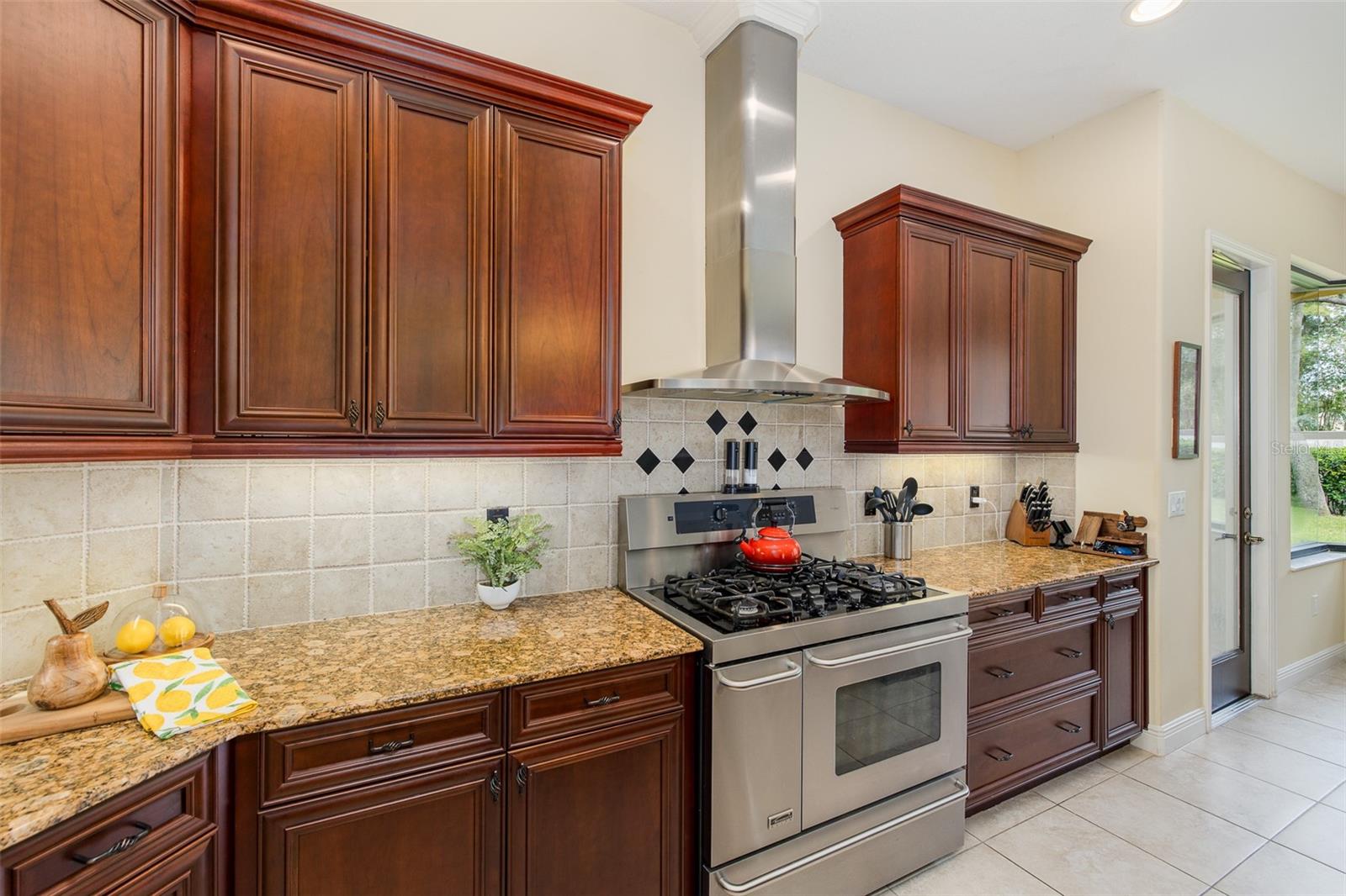 10640 PONTOFINO CIR — photo 28