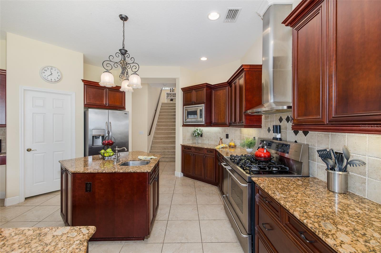 10640 PONTOFINO CIR — photo 26