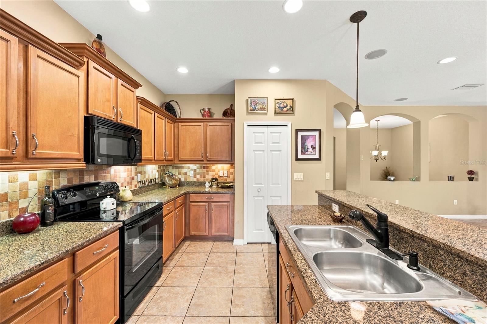 11002 BELLE HAVEN DR — photo 29