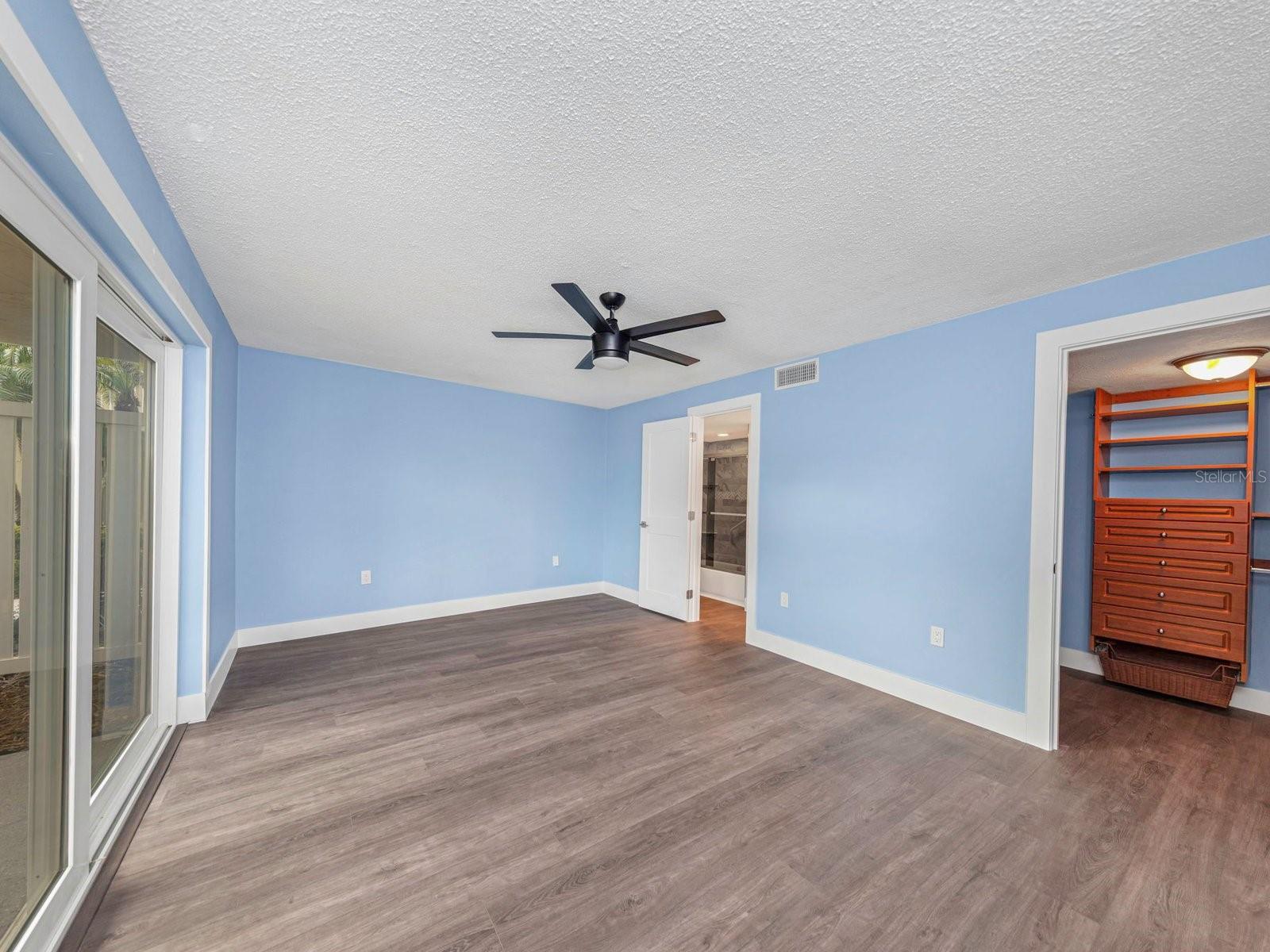 433 S PAULA DR #10 — photo 20