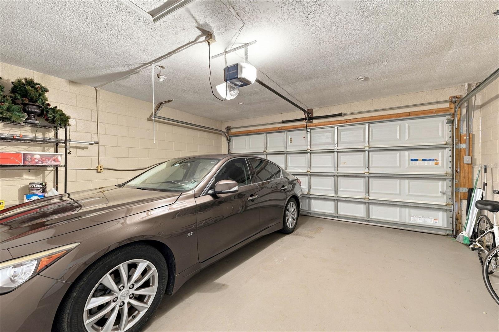 4318 HELENA ST NE — photo 32