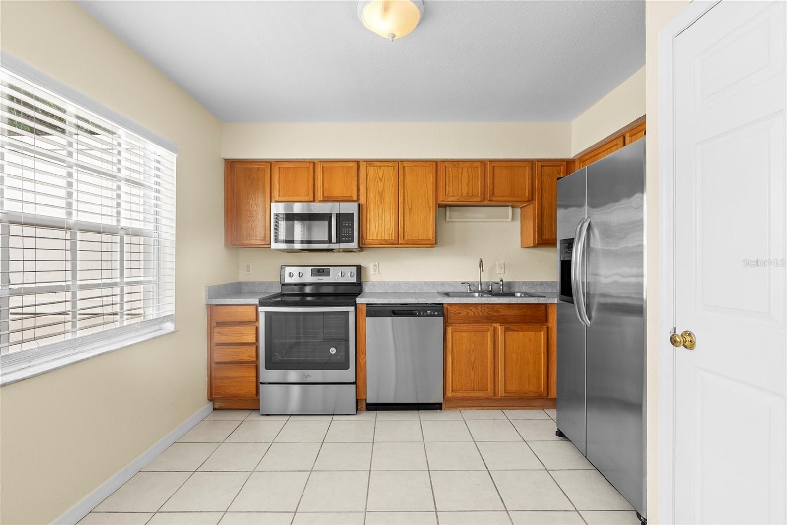 37308 EMBASSY PARK LN #2 — photo 9